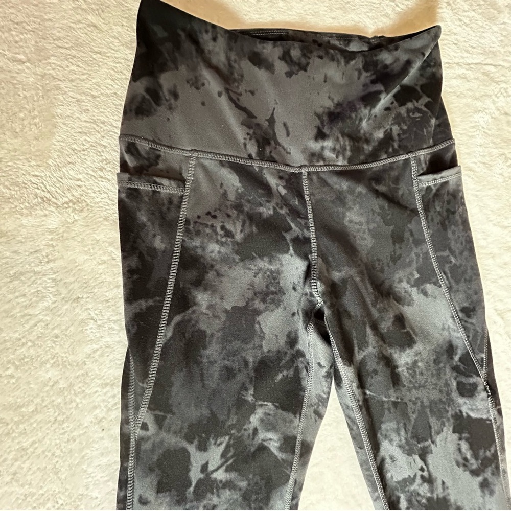 Danskin Crinkle Gray Tie-Dye Soft Brushed Fabric Leggings Size M